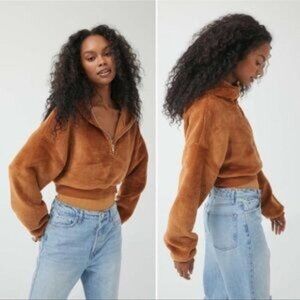 Urban Outfitters BDG Brown Cropped Teddy 1/4 Zip Hooded Sweater Size M